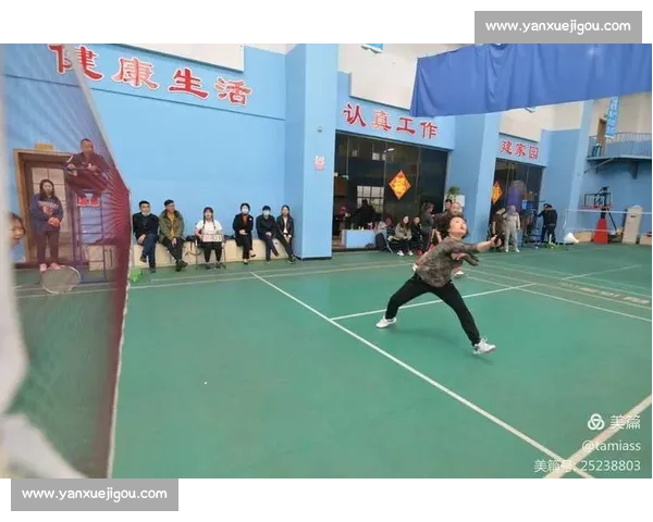 全力以赴拼搏无限 女子游泳赛事燃情上演