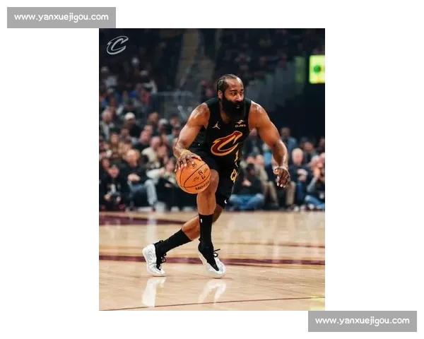 哈登精彩瞬间集锦 展现全能球技与震撼扣篮技巧