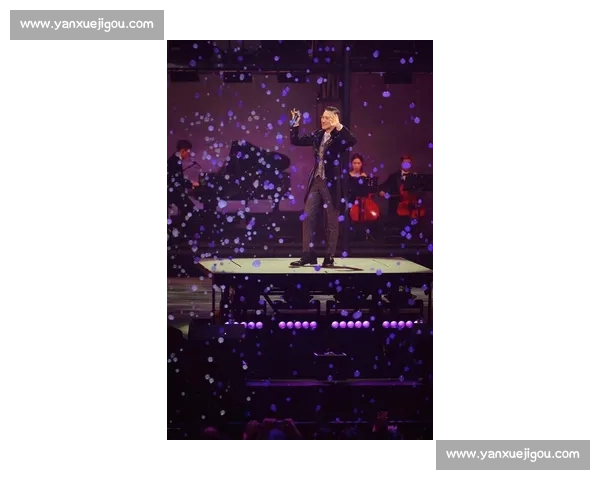 张学友初登歌唱比赛舞台,以独特嗓音征服评委成就辉煌音乐生涯 张学友初登歌唱比赛舞台,以独特嗓音征服评委成就辉煌音乐生涯